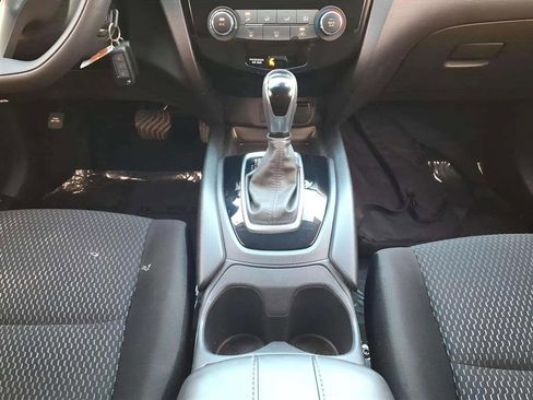 Used 2021 Nissan Rogue Sport S image 11