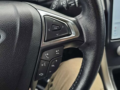 Used 2022 Ford Edge SEL image 34