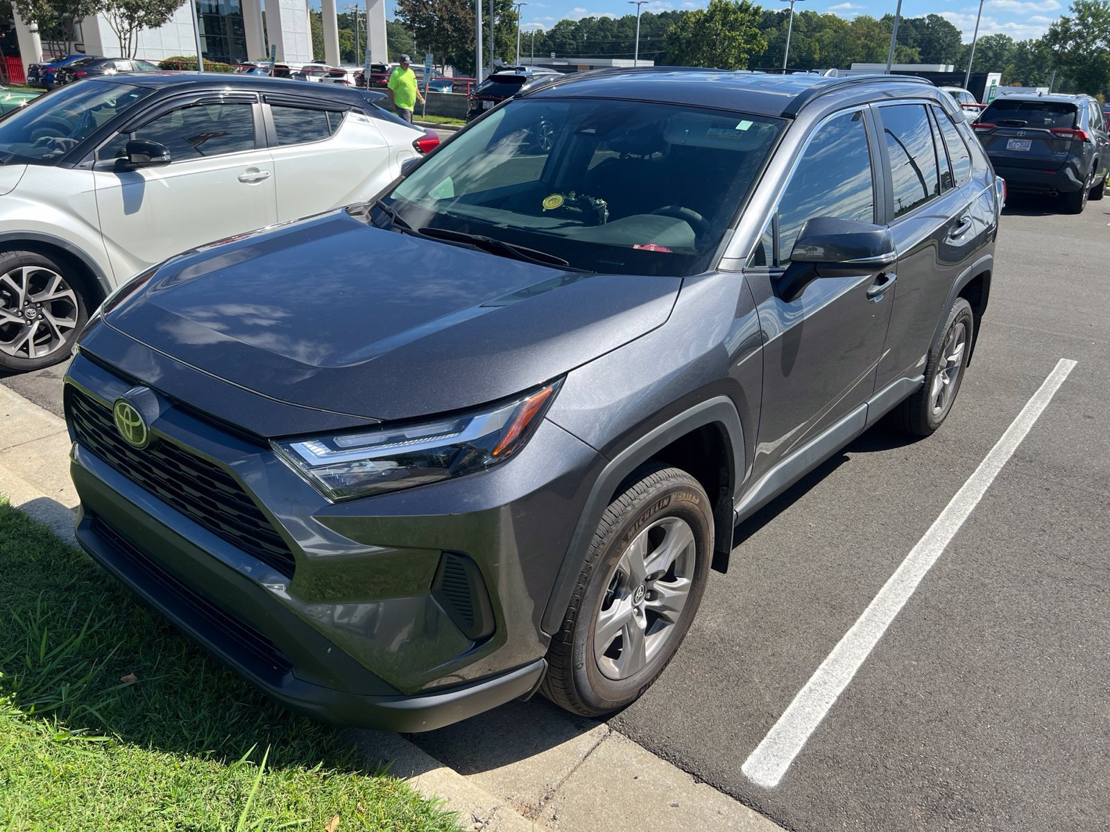 Used 2023 Toyota RAV4 XLE FWD image 19
