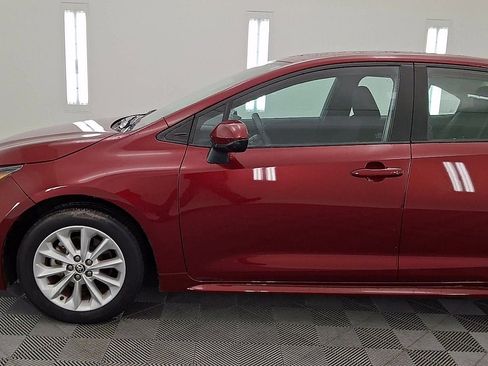 Used 2022 Toyota Corolla LE image 9
