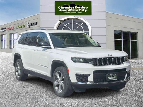 Used 2022 Jeep Grand Cherokee L Limited AWD/4WD image 4