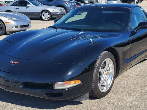 Used 2004 Chevrolet Corvette Coupe w/ Preferred Equipment Group image 19