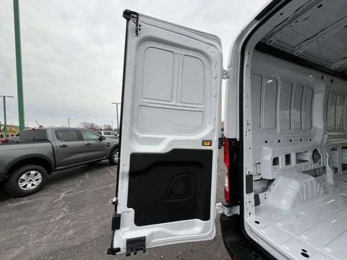 New 2026 Ford Transit 250 148 Medium Roof RWD image 42