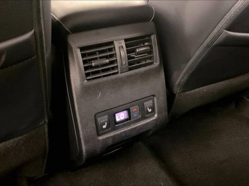 Used 2023 Mitsubishi Outlander SEL FWD image 9