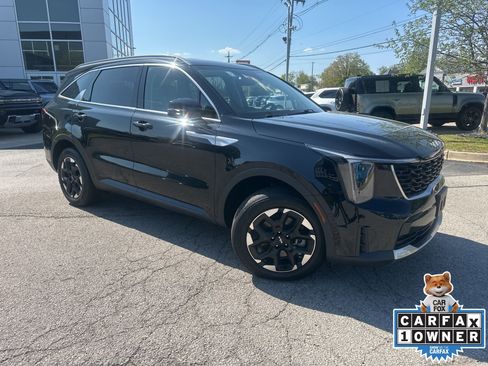 Used 2024 Kia Sorento S AWD/4WD image 1