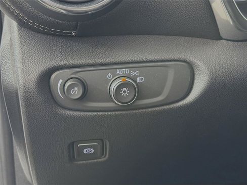 Used 2023 Chevrolet Blazer LT AWD/4WD image 17