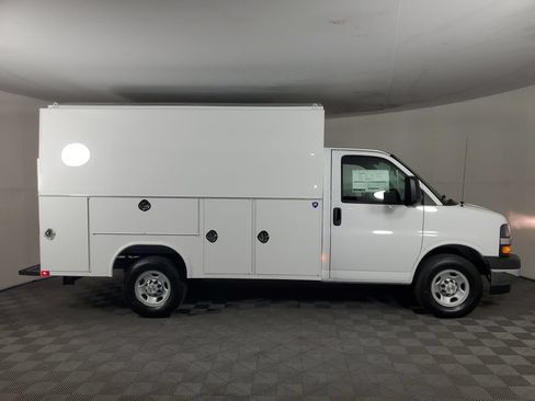 New 2026 Chevrolet Express 3500 w/ Power Convenience Package RWD image 1
