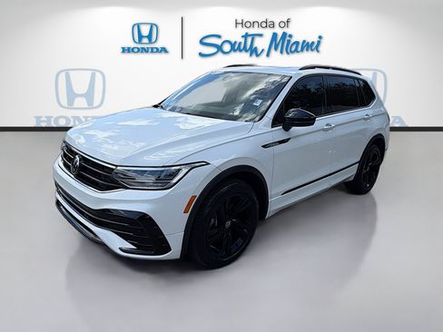 Used 2024 Volkswagen Tiguan SE R-Line FWD image 3