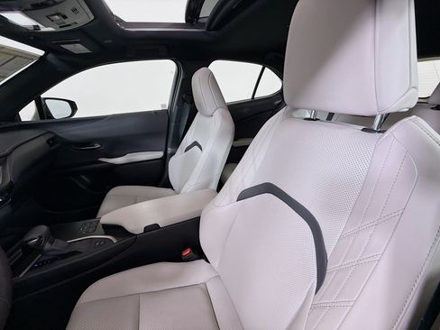 Used 2024 Lexus UX 250h AWD w/ Premium Package image 11