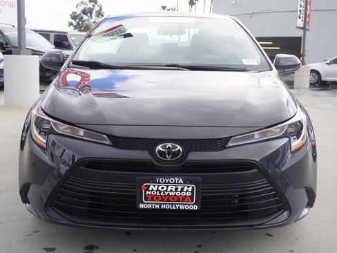 Certified 2025 Toyota Corolla LE image 3