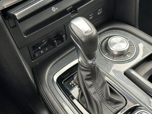 Used 2021 Nissan Armada SV image 22