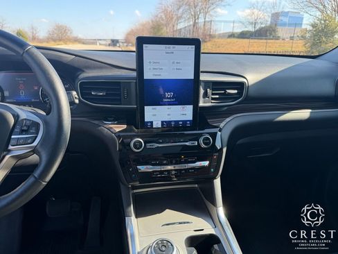 Used 2022 Ford Explorer Limited w/ Limited Technology Package image 19