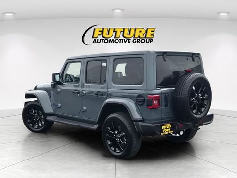 Used 2025 Jeep Wrangler Unlimited Sahara AWD/4WD image 6