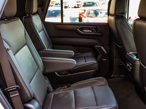 Used 2025 GMC Yukon Denali image 41