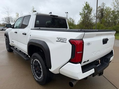 Used 2024 Toyota Tacoma TRD Off-Road AWD/4WD image 3