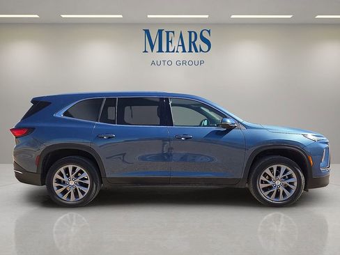 Used 2025 Buick Enclave Preferred image 6