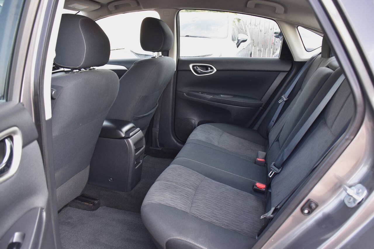 Used 2015 Nissan Sentra SV FWD image 11