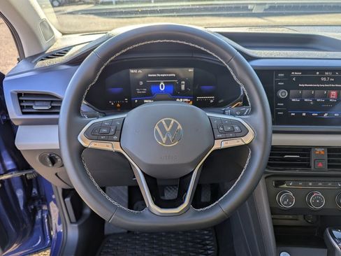 Certified 2022 Volkswagen Taos SE image 13