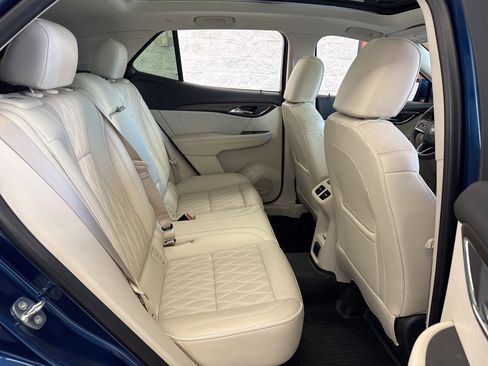 Used 2022 Buick Envision Avenir w/ Technology Package II image 45