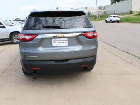 Used 2018 Chevrolet Traverse LT FWD image 5