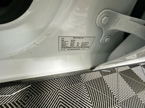 Used 2023 Tesla Model Y RWD image 12