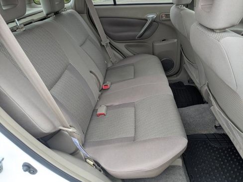 Used 2005 Toyota RAV4 2WD image 18