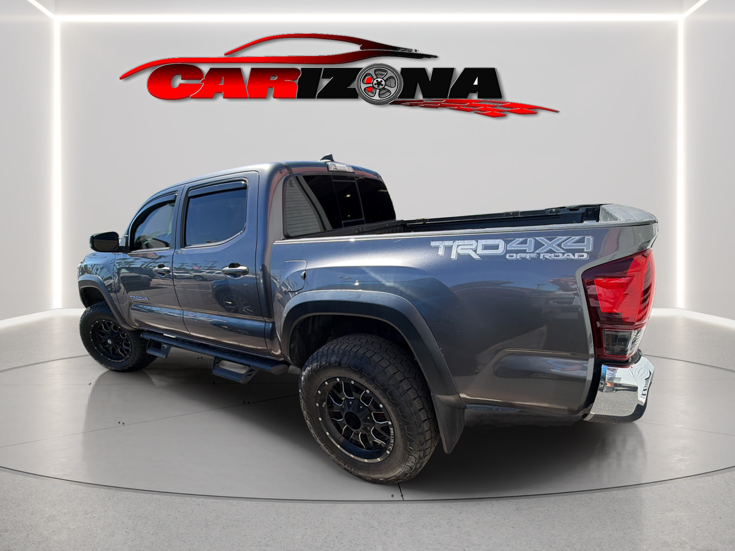 Used 2017 Toyota Tacoma TRD Off-Road AWD/4WD image 10