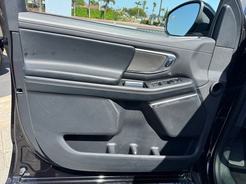 Used 2025 Ford Expedition Platinum AWD/4WD image 19