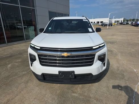 Used 2024 Chevrolet Traverse LT AWD/4WD image 4