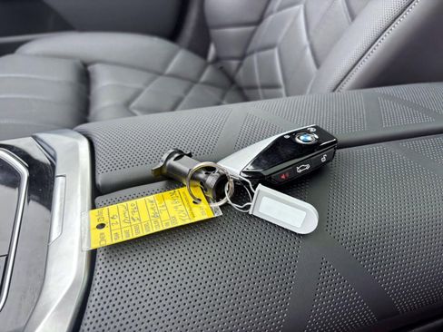 Used 2026 BMW i7 xDrive60 w/ Executive Package image 36