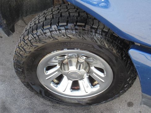 Used 2011 Ford Ranger XLT image 4