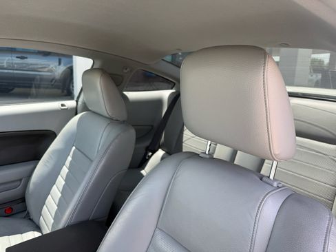 Used 2006 Ford Mustang GT Premium RWD image 6