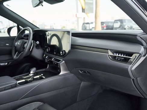 Used 2024 Lexus RX 350 w/ Convenience Package image 29