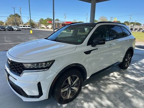 Used 2023 Kia Sorento S w/ Panoramic Sunroof Package image 5