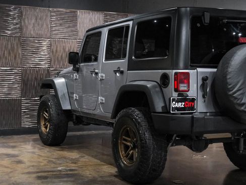 Used 2018 Jeep Wrangler Unlimited Sport S AWD/4WD image 12