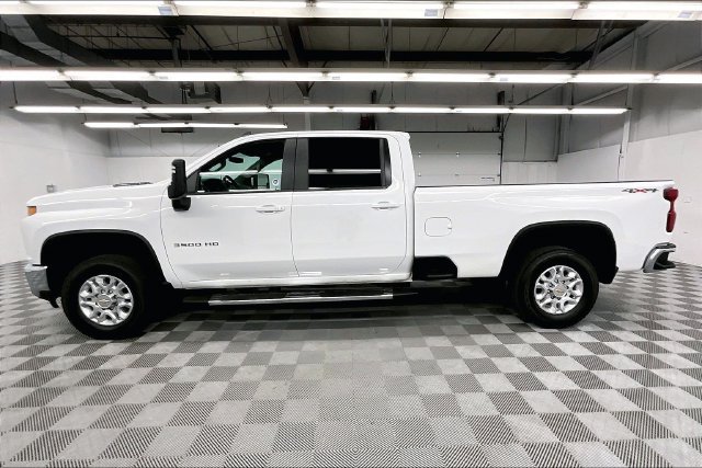 Used 2023 Chevrolet Silverado 3500 LT w/ Convenience Package AWD/4WD image 15