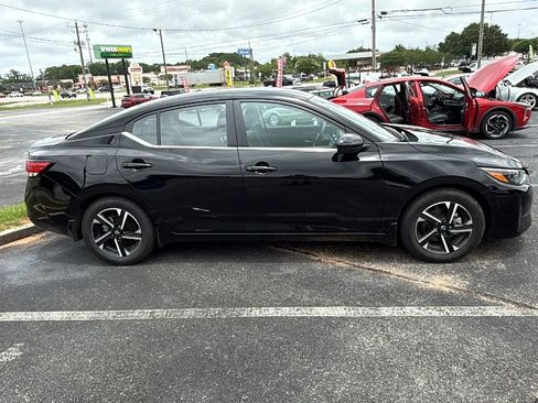 Used 2025 Nissan Sentra SV w/ All-Weather Package FWD image 4