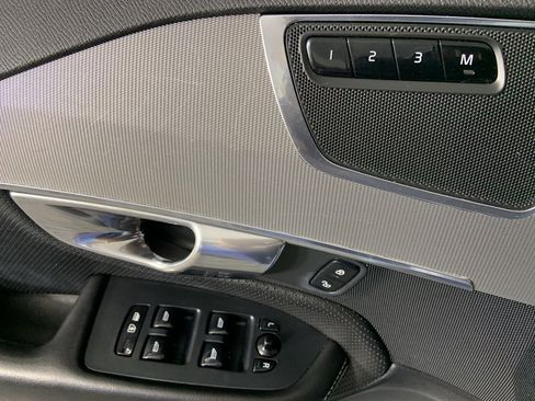 Used 2016 Volvo XC90 T5 R-Design image 21