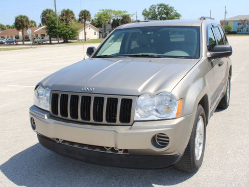Used 2006 Jeep Grand Cherokee Laredo RWD image 2