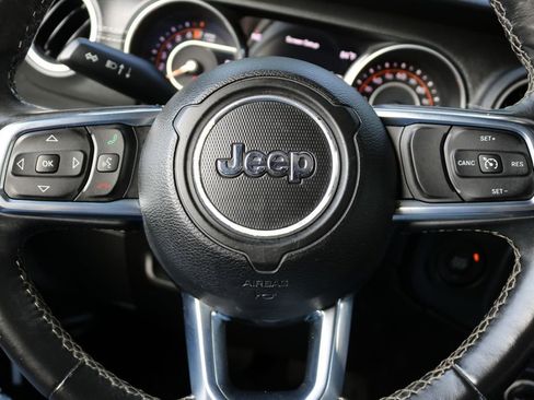 Used 2018 Jeep Wrangler Unlimited Sahara AWD/4WD image 22