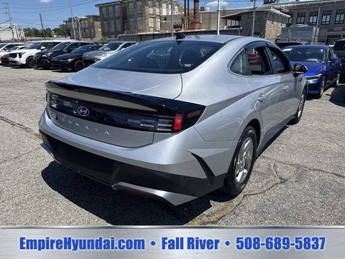 Used 2025 Hyundai Sonata SE FWD image 6