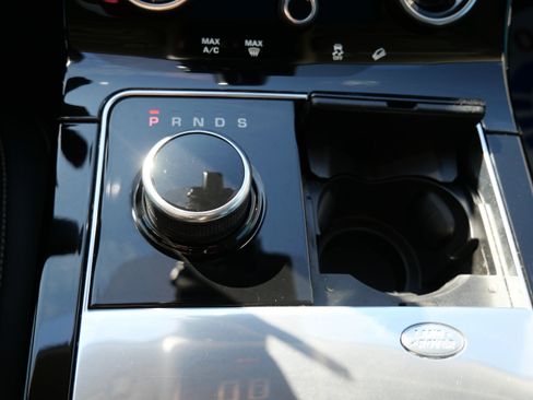 Used 2019 Land Rover Range Rover Velar S AWD/4WD image 22