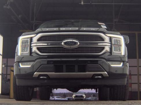 Used 2023 Ford F150 Limited image 3