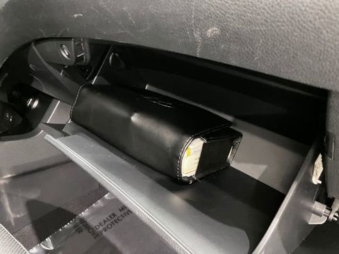 Used 2017 Hyundai Santa Fe Limited image 54