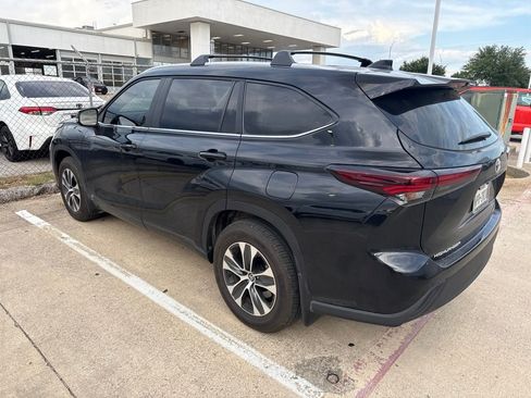 Used 2026 Toyota Highlander XLE AWD/4WD image 4