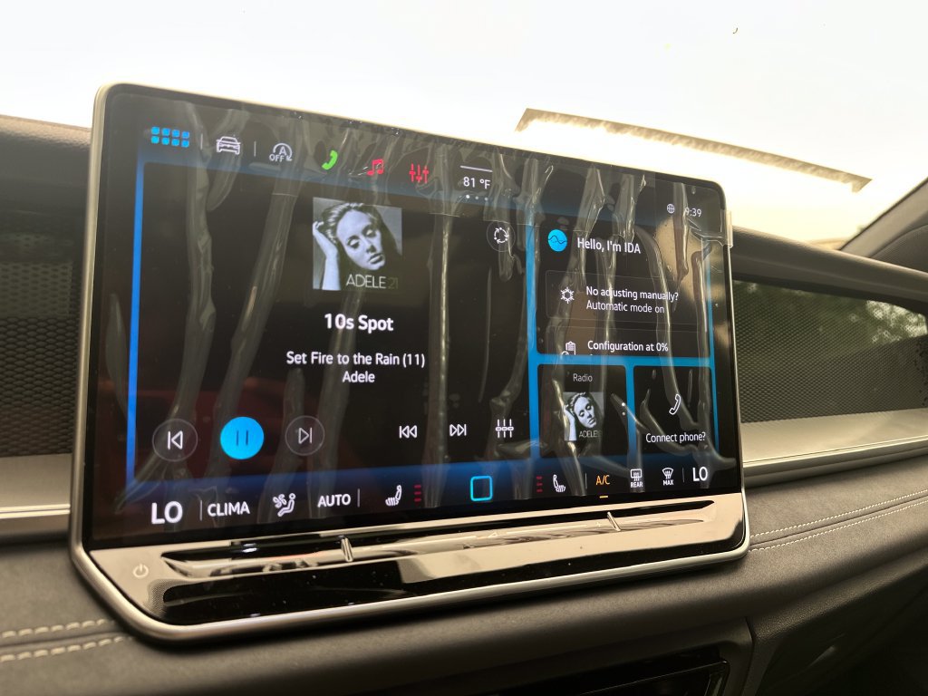 New 2026 Volkswagen Tiguan SE R-Line AWD/4WD image 14