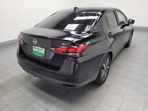 Used 2021 Nissan Versa SV FWD image 9