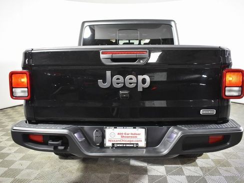 Used 2023 Jeep Gladiator Overland image 5