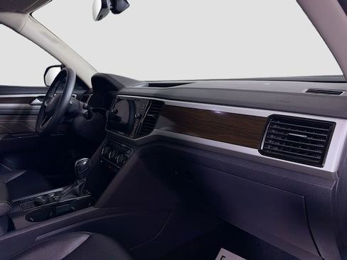 Used 2022 Volkswagen Atlas SE w/ Black Wheel Package image 30