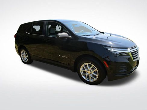 Used 2022 Chevrolet Equinox LS w/ LS Convenience Package FWD image 6